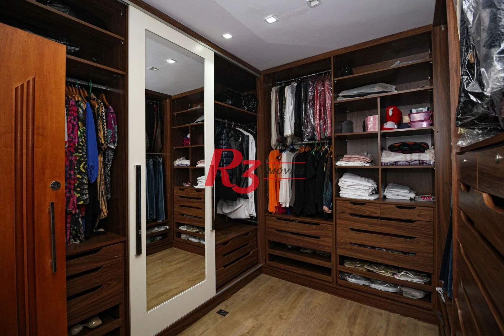 Cobertura com 3 dormitórios à venda, 380 m² por R$ 3.520.000,00 - Gonzaga - Santos/SP