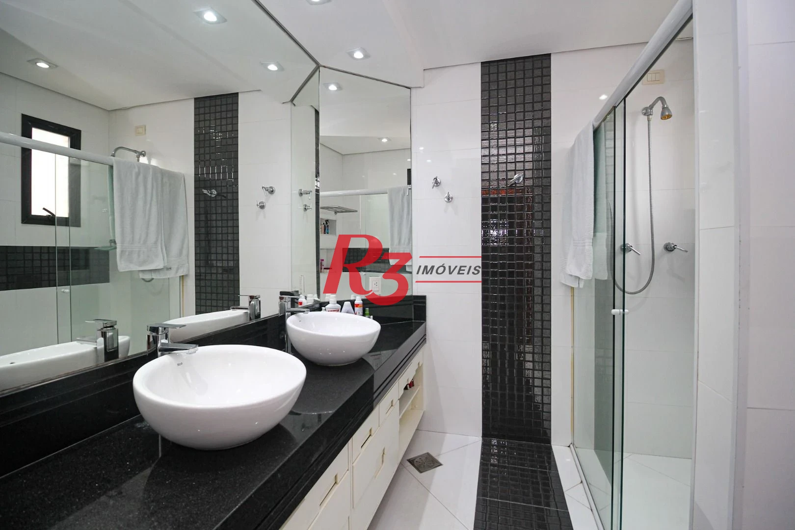 Cobertura com 3 dormitórios à venda, 380 m² por R$ 3.520.000,00 - Gonzaga - Santos/SP