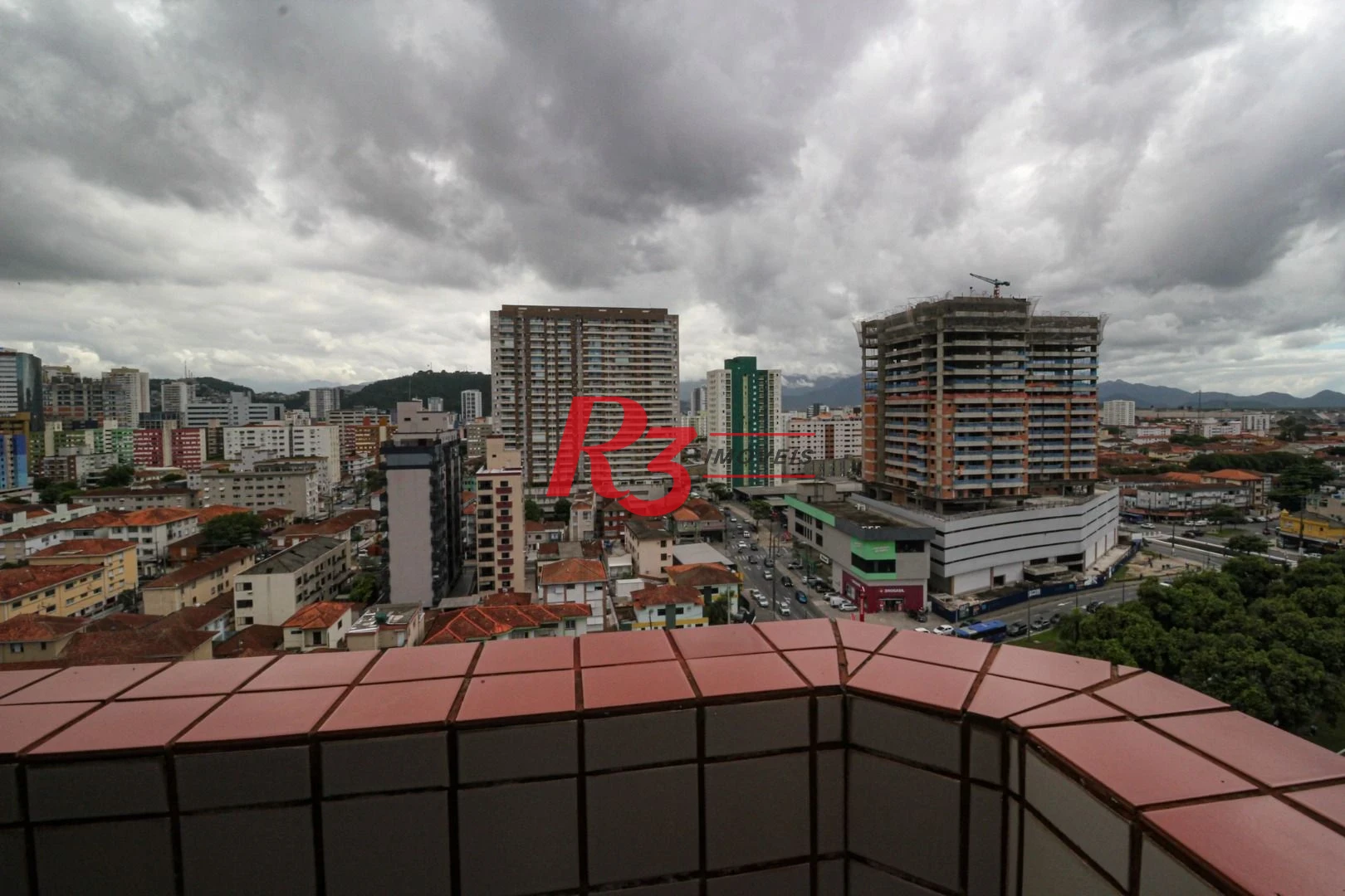 Cobertura com 3 dormitórios à venda, 380 m² por R$ 3.520.000,00 - Gonzaga - Santos/SP