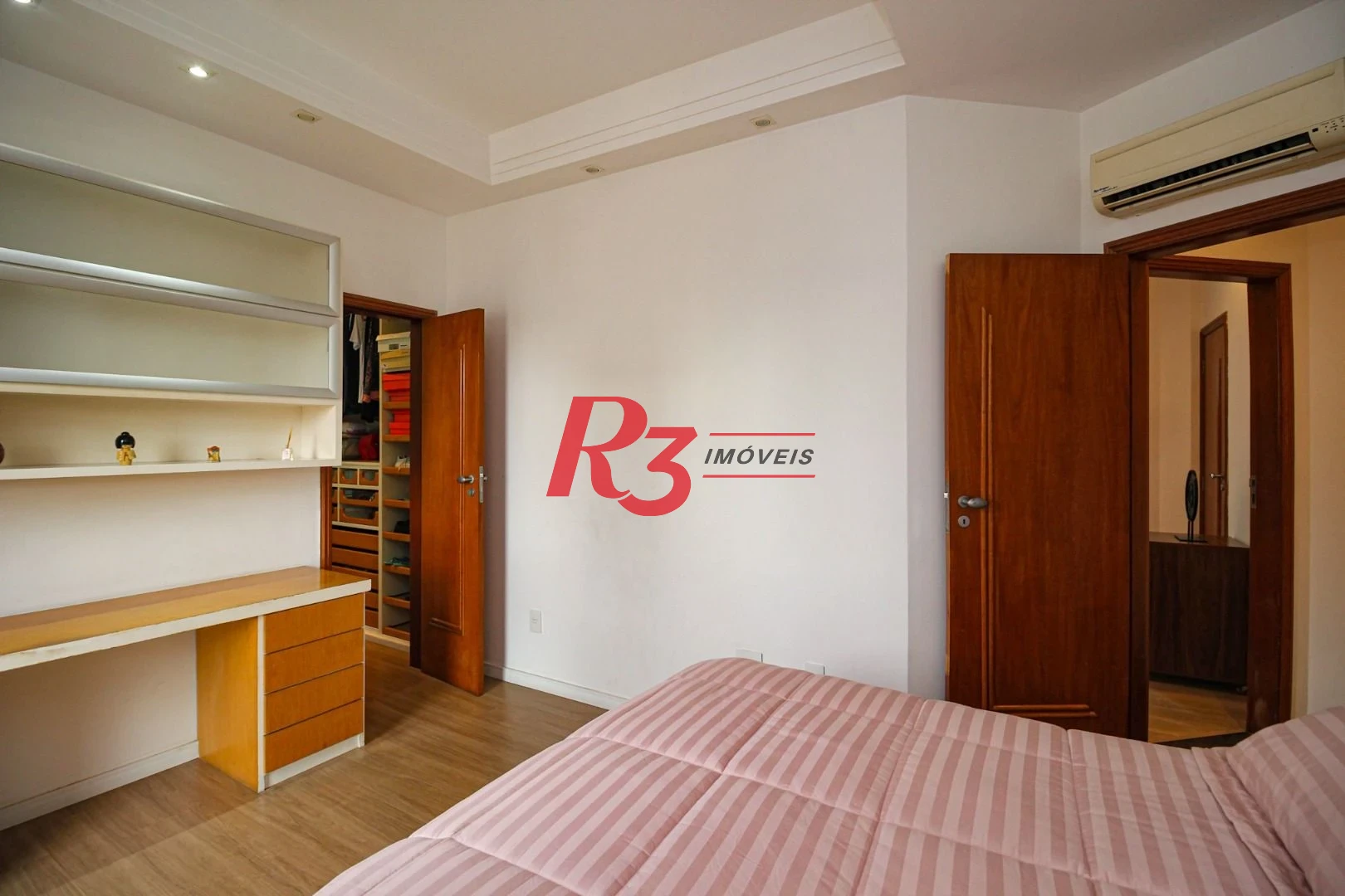 Cobertura com 3 dormitórios à venda, 380 m² por R$ 3.520.000,00 - Gonzaga - Santos/SP