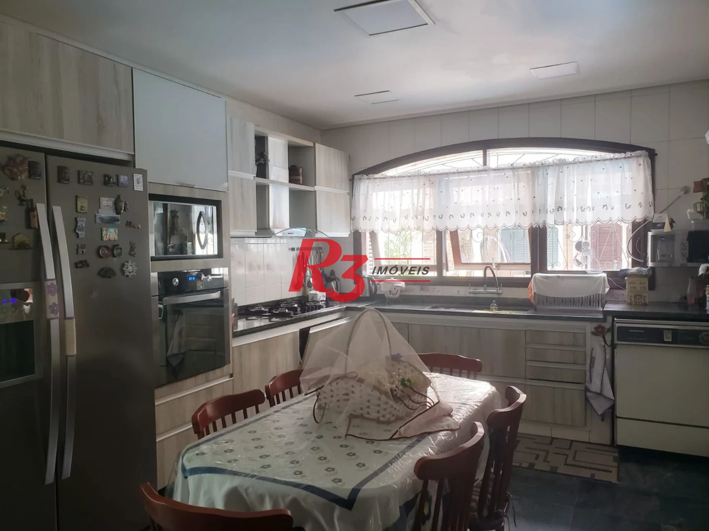 Sobrado com 4 dormitórios, 351 m² - venda por R$ 2.500.000,00 ou aluguel por R$ 20.860,00/mês - Embaré - Santos/SP