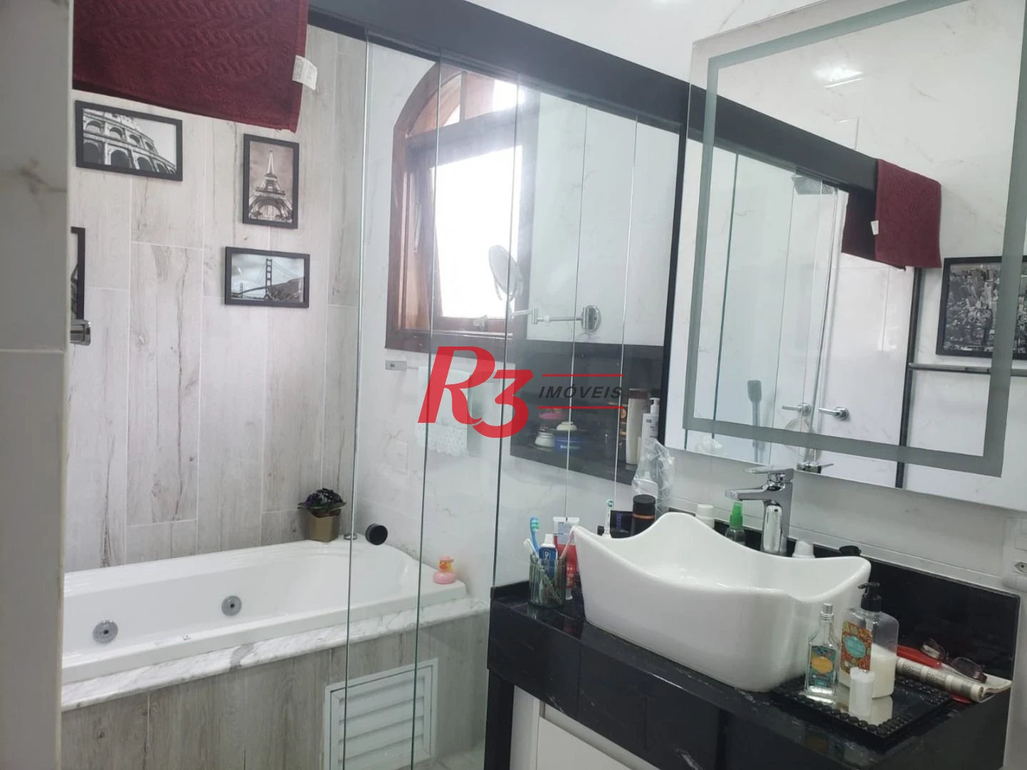 Sobrado com 4 dormitórios, 351 m² - venda por R$ 2.500.000,00 ou aluguel por R$ 20.860,00/mês - Embaré - Santos/SP