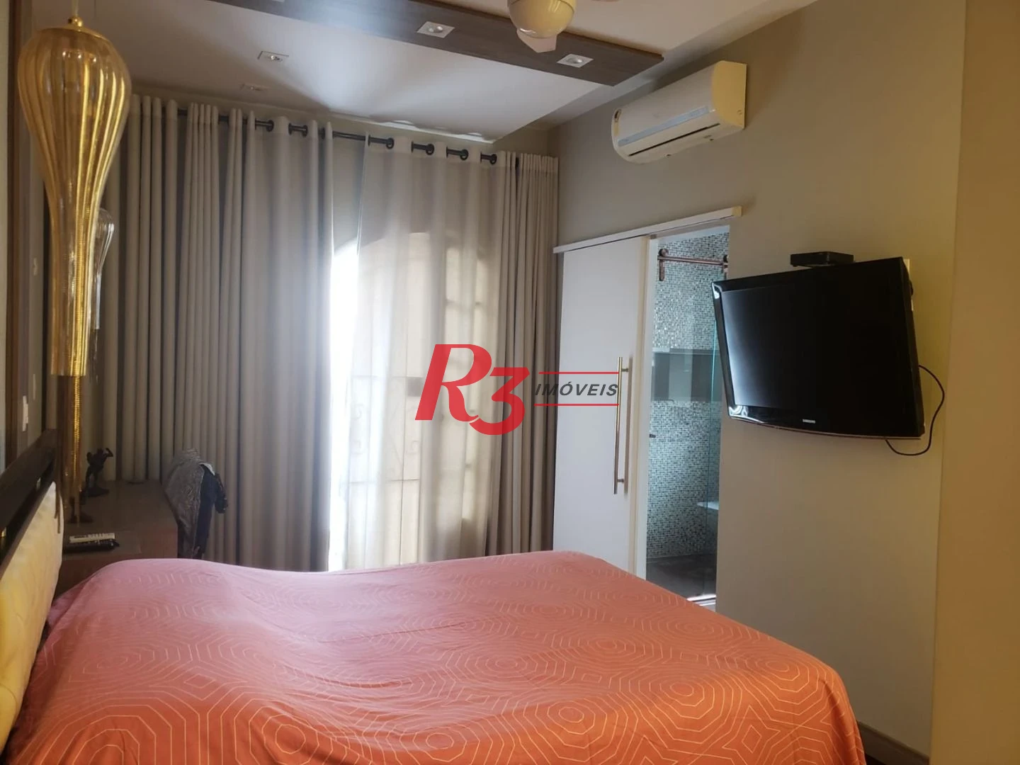 Sobrado com 4 dormitórios, 351 m² - venda por R$ 2.500.000,00 ou aluguel por R$ 20.860,00/mês - Embaré - Santos/SP