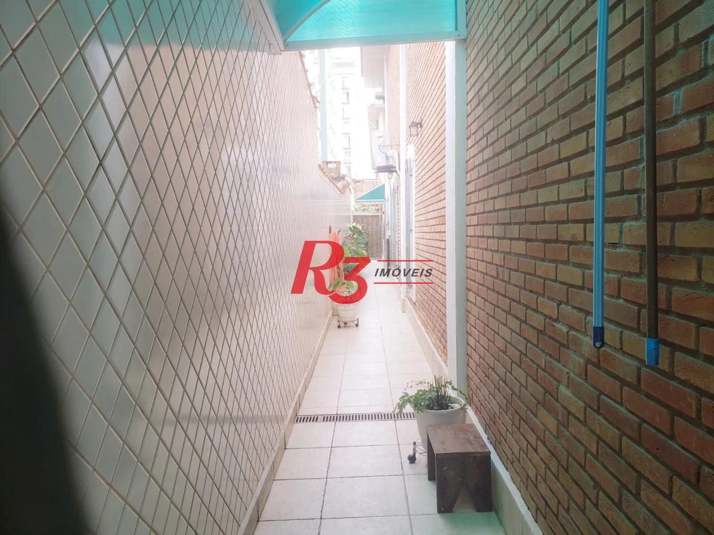 Sobrado com 4 dormitórios, 351 m² - venda por R$ 2.500.000,00 ou aluguel por R$ 20.860,00/mês - Embaré - Santos/SP