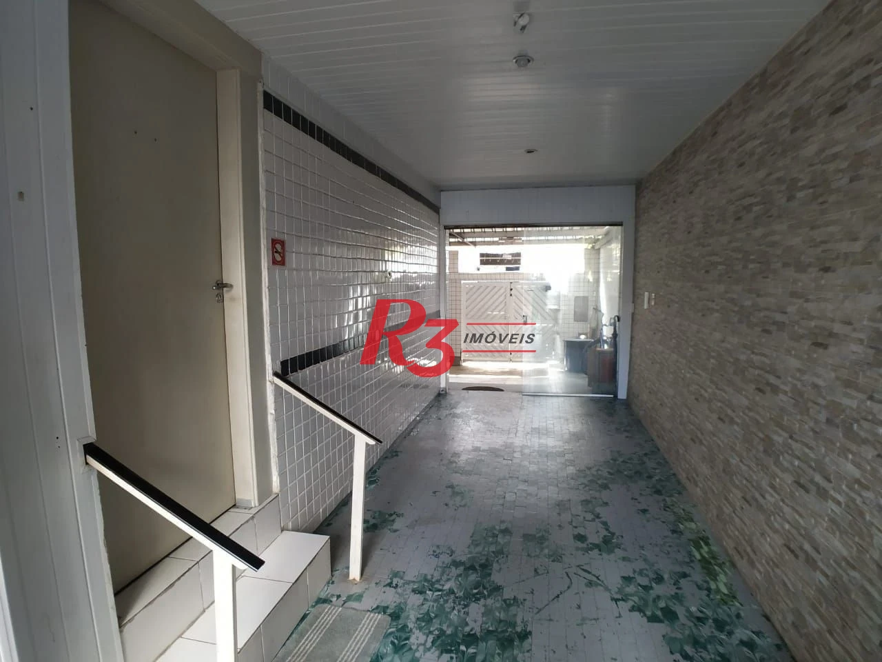 Casa com 6 dormitórios à venda, 223 m² por R$ 900.000,00 - Vila Matias - Santos/SP