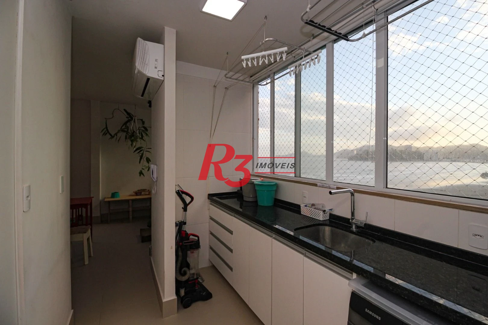 Apartamento com 3 dormitórios à venda, 215 m² por R$ 2.200.000,00 - José Menino - Santos/SP