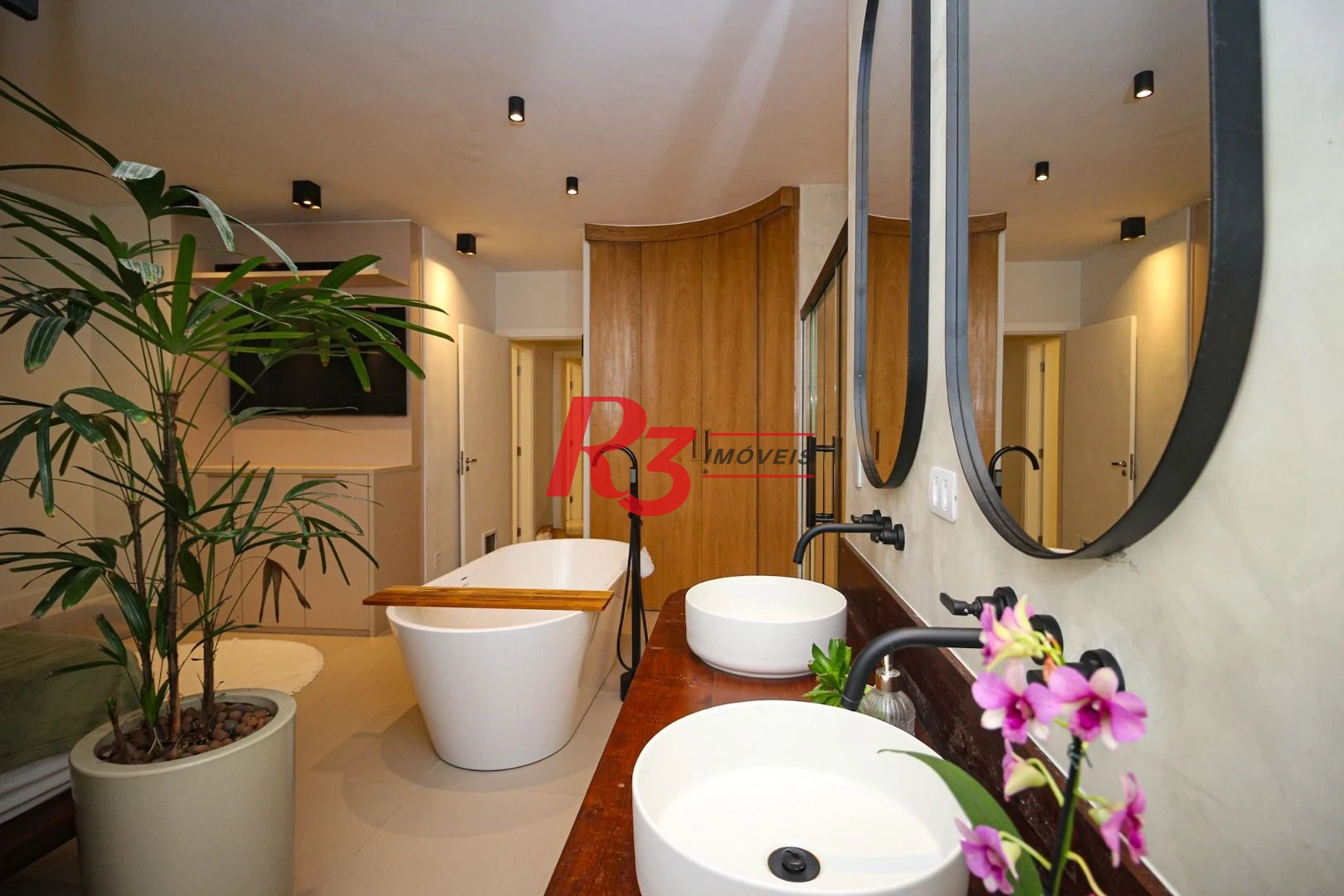 Apartamento com 3 dormitórios à venda, 215 m² por R$ 2.200.000,00 - José Menino - Santos/SP