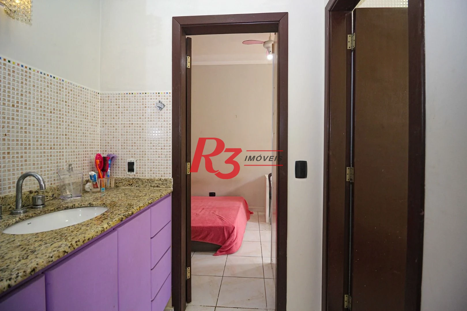 Casa com 5 dormitórios à venda, 367 m² por R$ 1.600.000,00 - Marapé - Santos/SP