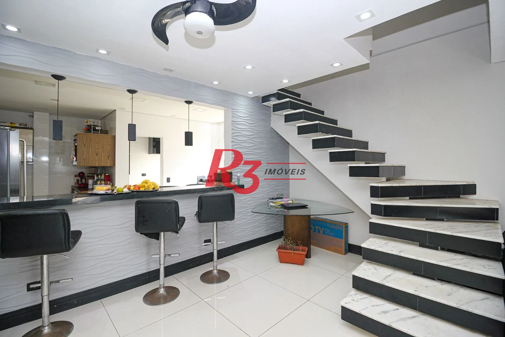Casa com 5 dormitórios à venda, 367 m² por R$ 1.600.000,00 - Marapé - Santos/SP