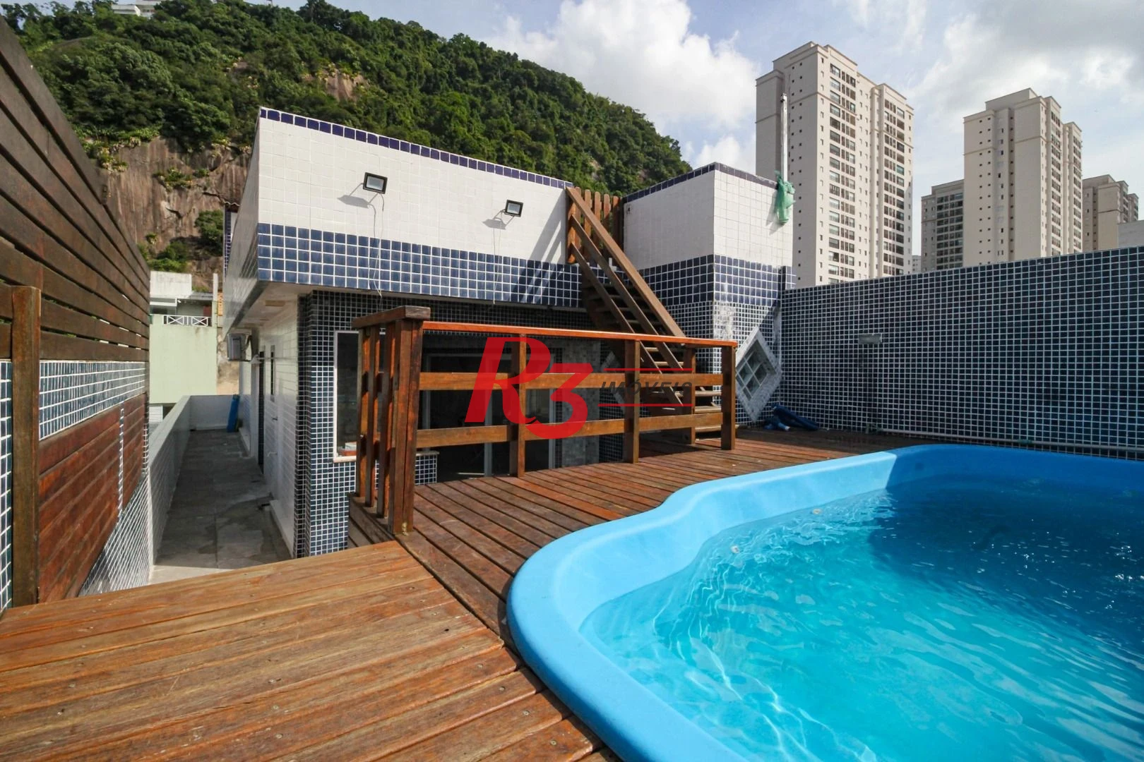Casa com 5 dormitórios à venda, 367 m² por R$ 1.600.000,00 - Marapé - Santos/SP