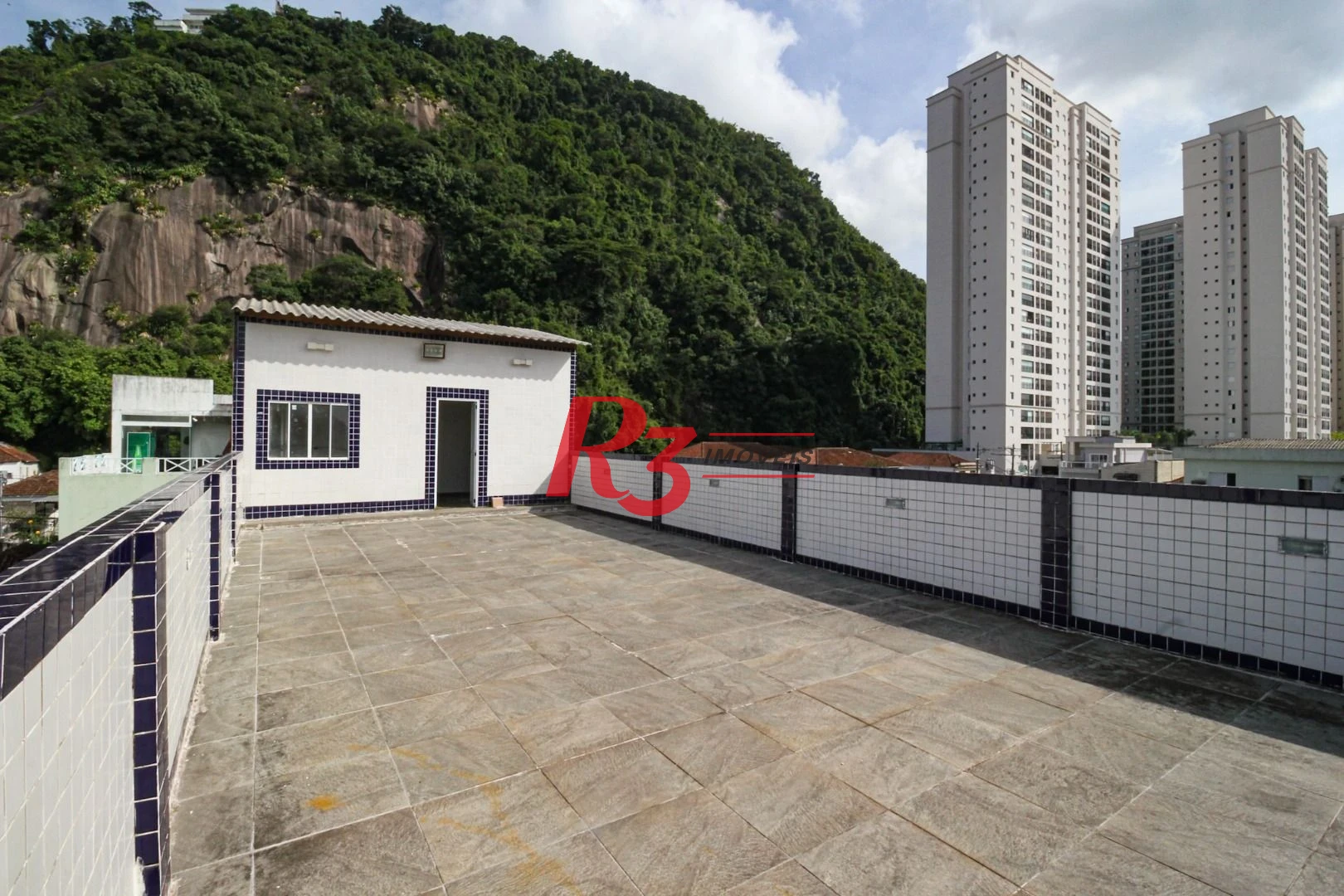 Casa com 5 dormitórios à venda, 367 m² por R$ 1.600.000,00 - Marapé - Santos/SP