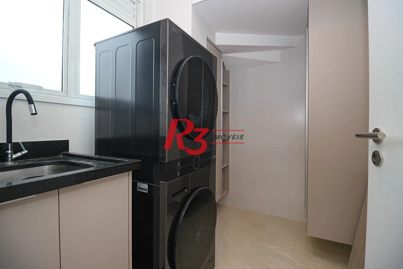 Cobertura com 3 dormitórios à venda, 166 m² por R$ 3.490.000,00 - Embaré - Santos/SP