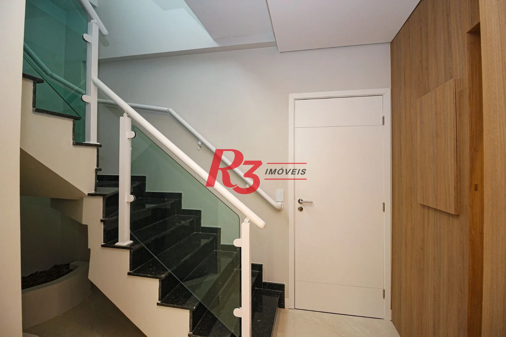 Cobertura com 3 dormitórios à venda, 166 m² por R$ 3.490.000,00 - Embaré - Santos/SP