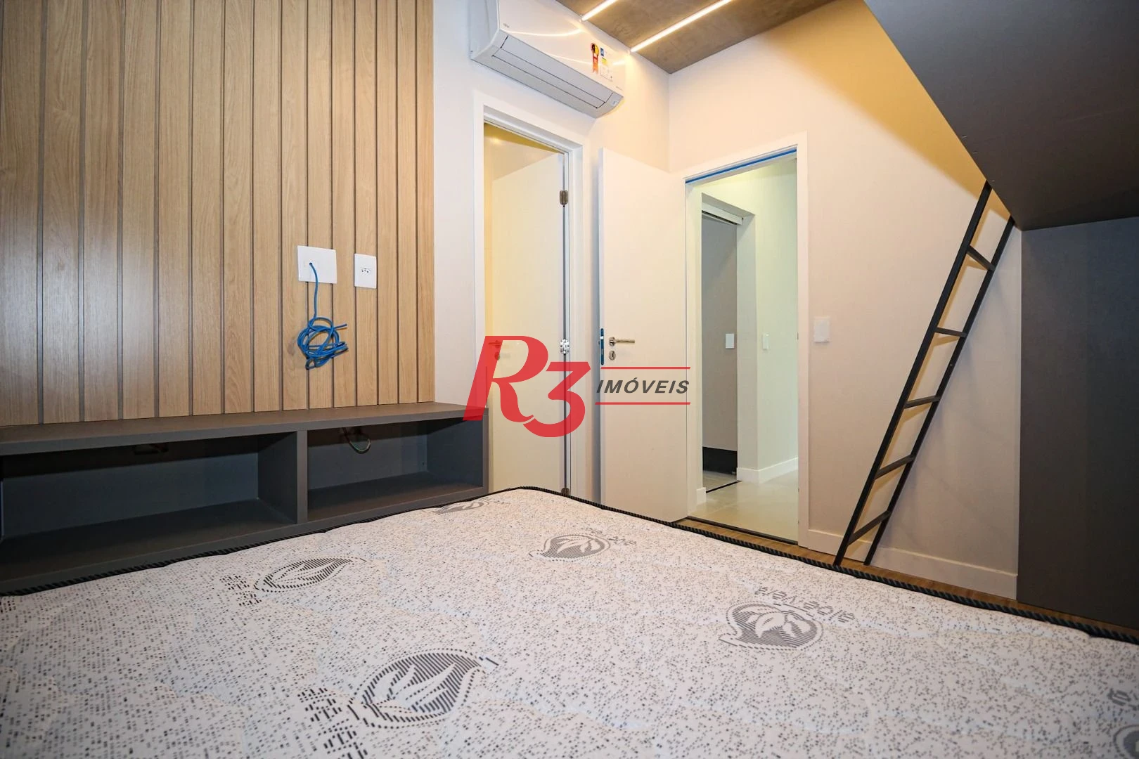 Cobertura com 3 dormitórios à venda, 166 m² por R$ 3.490.000,00 - Embaré - Santos/SP
