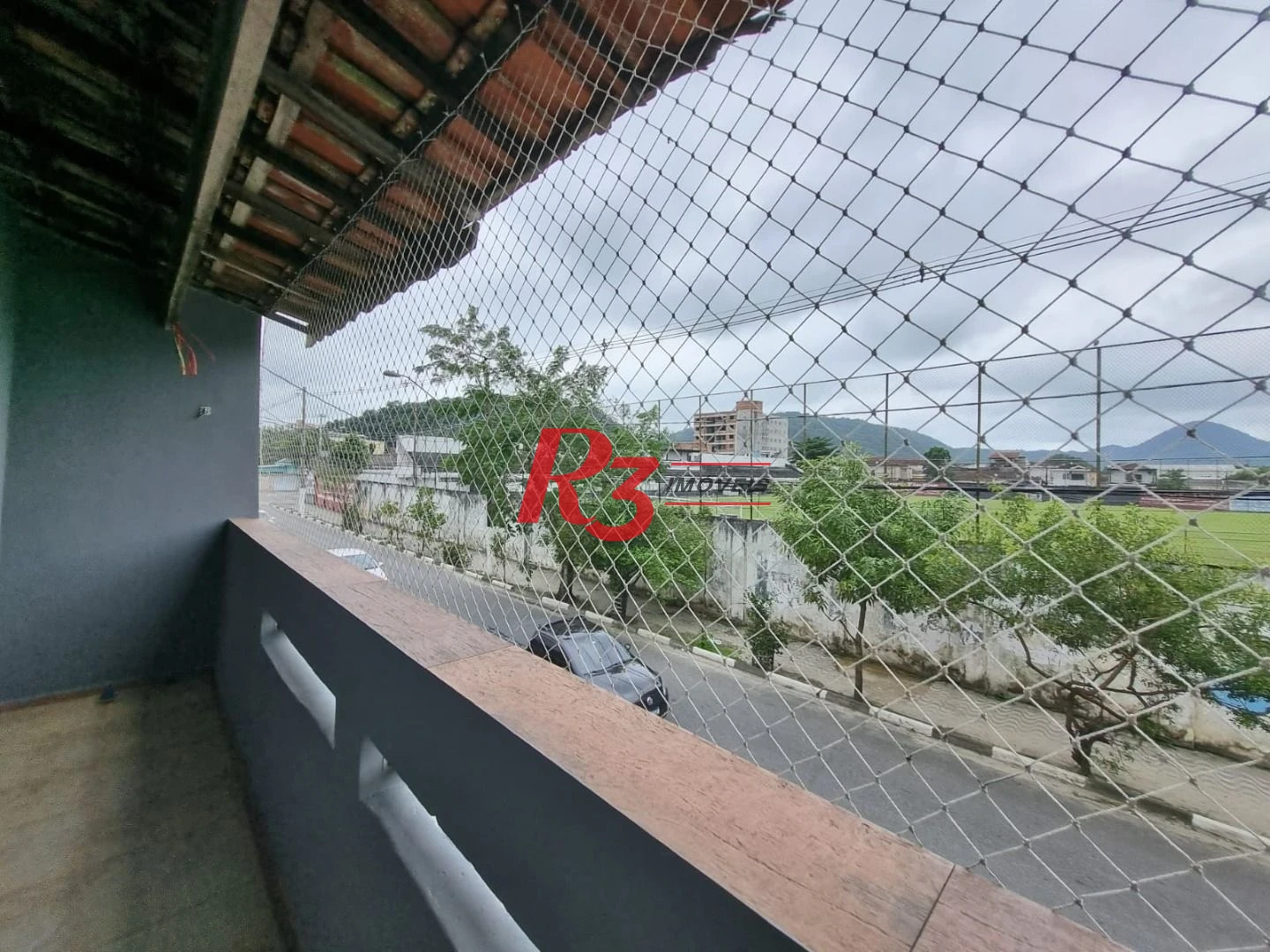 Sobrado com 3 dormitórios à venda, 120 m² por R$ 400.000,00 - Parque Bitaru - São Vicente/SP