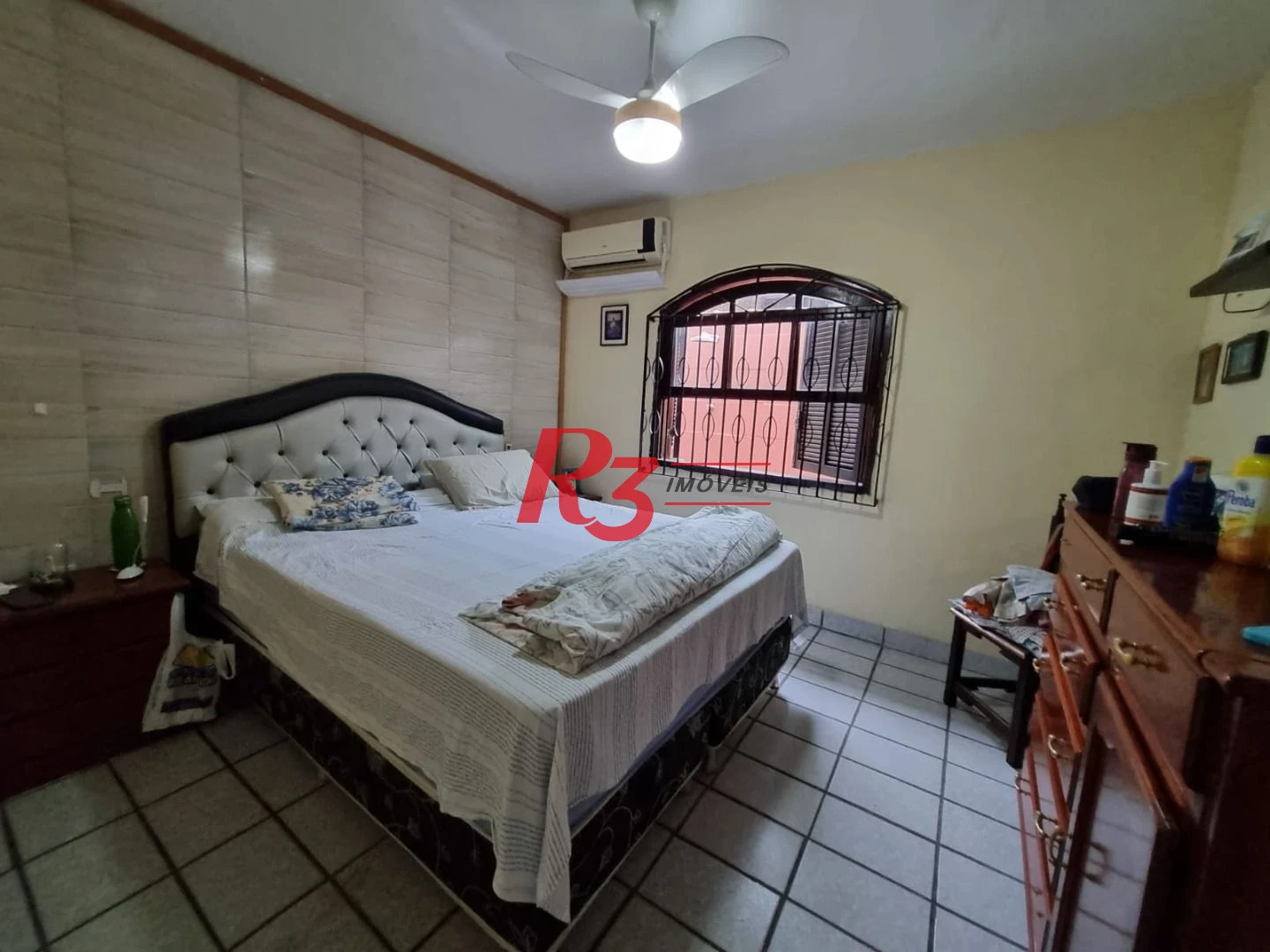 Sobrado com 3 dormitórios à venda, 120 m² por R$ 400.000,00 - Parque Bitaru - São Vicente/SP