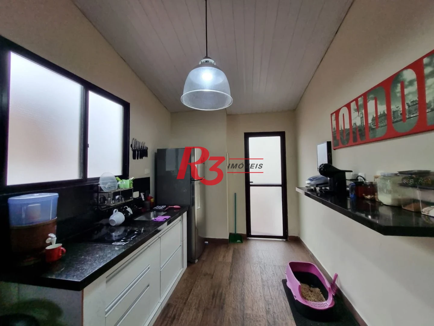 Sobrado com 3 dormitórios à venda, 120 m² por R$ 400.000,00 - Parque Bitaru - São Vicente/SP