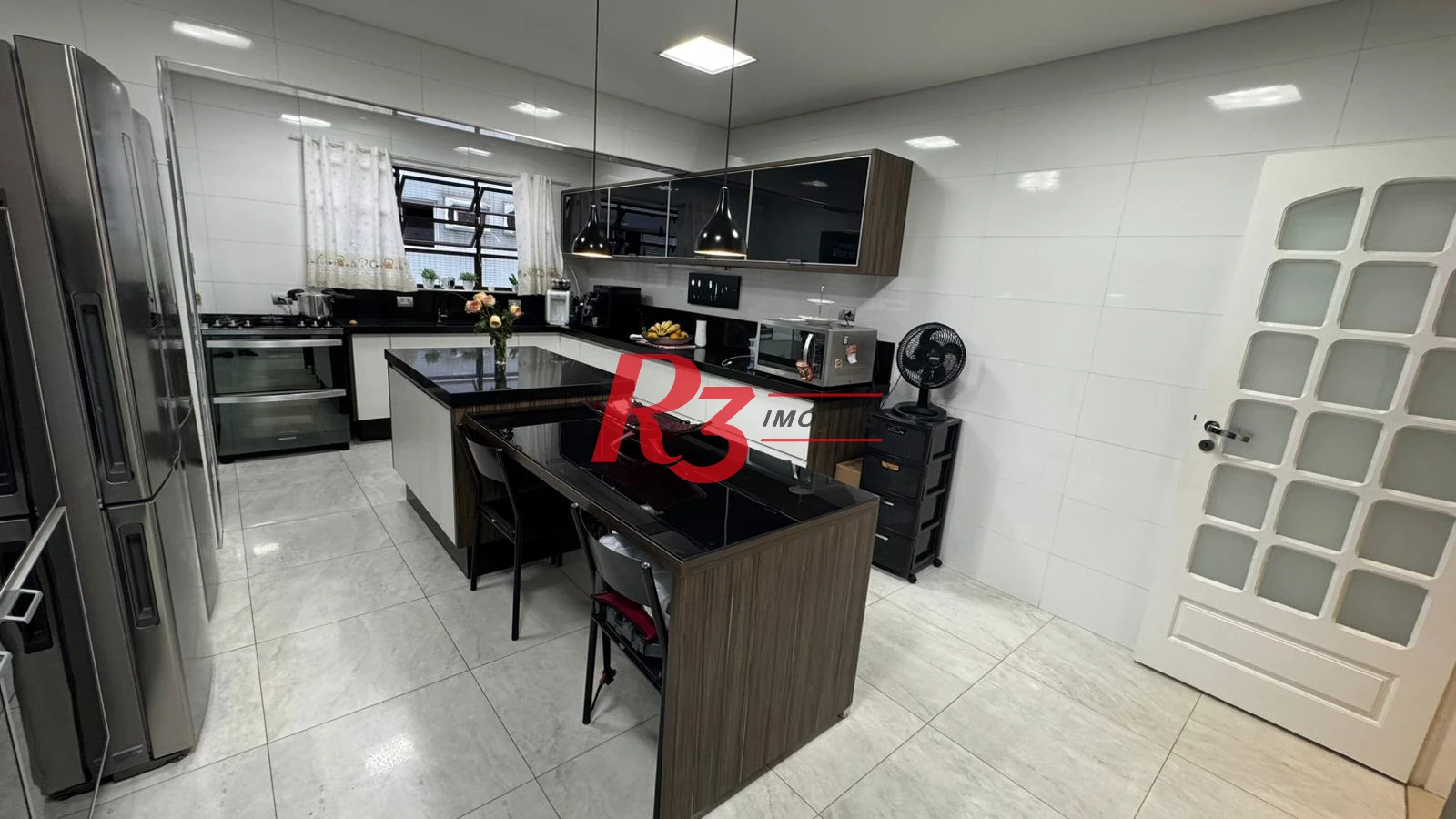 Apartamento com 3 dormitórios à venda, 145 m² por R$ 1.180.000,00 - Pompéia - Santos/SP