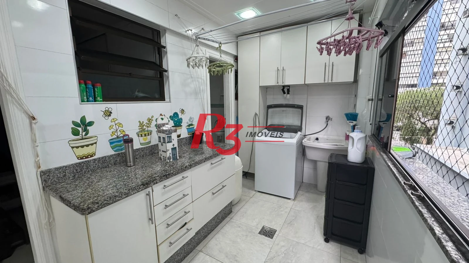 Apartamento com 3 dormitórios à venda, 145 m² por R$ 1.180.000,00 - Pompéia - Santos/SP