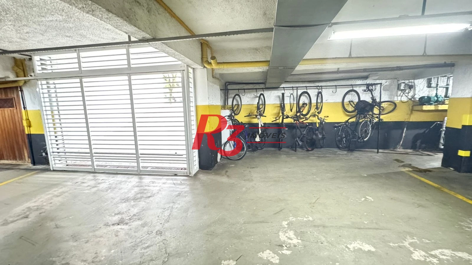 Apartamento com 3 dormitórios à venda, 145 m² por R$ 1.180.000,00 - Pompéia - Santos/SP