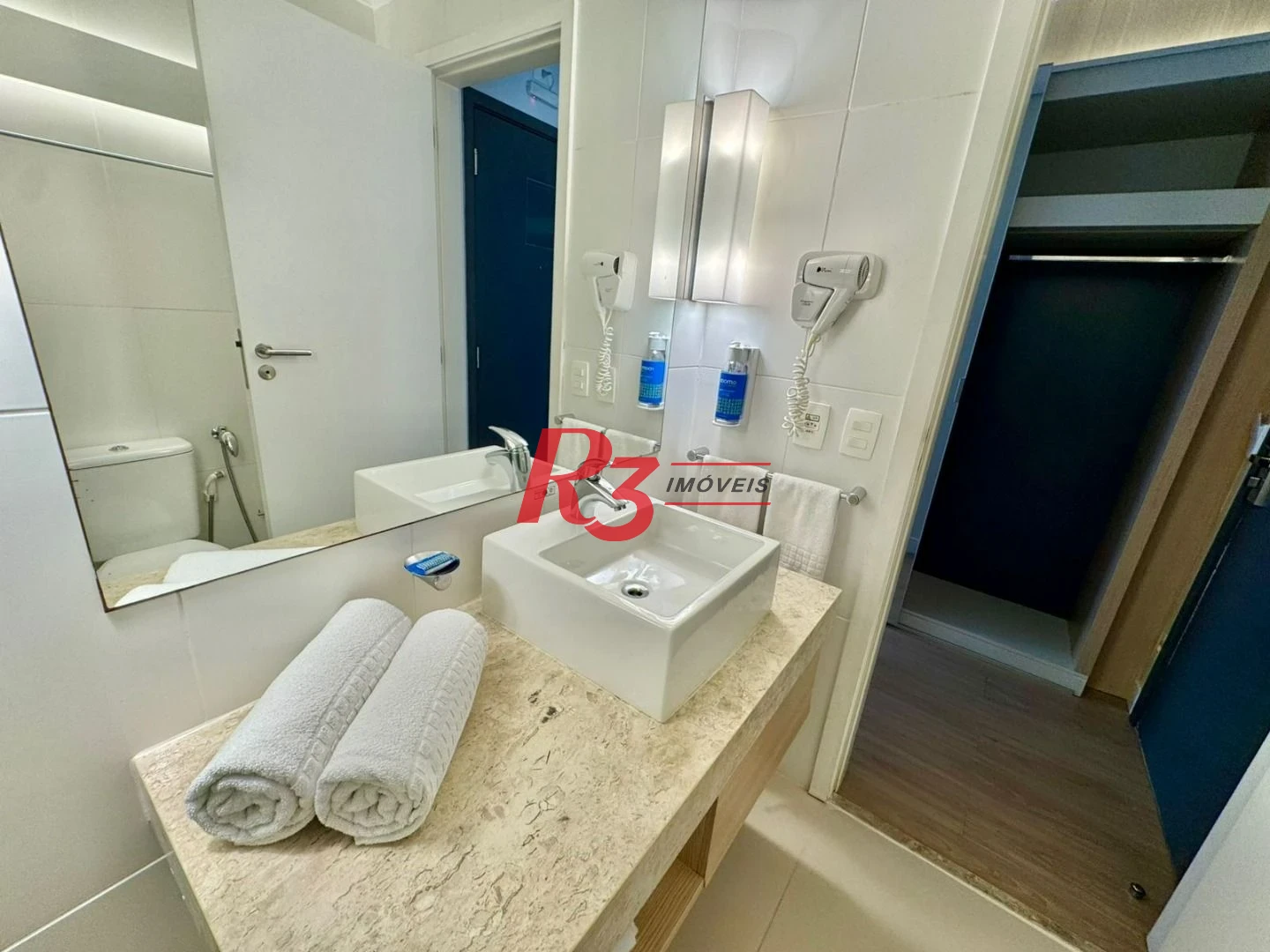 Apartamento com 1 dormitório à venda, 25 m² por R$ 390.000,00 - Gonzaga - Santos/SP