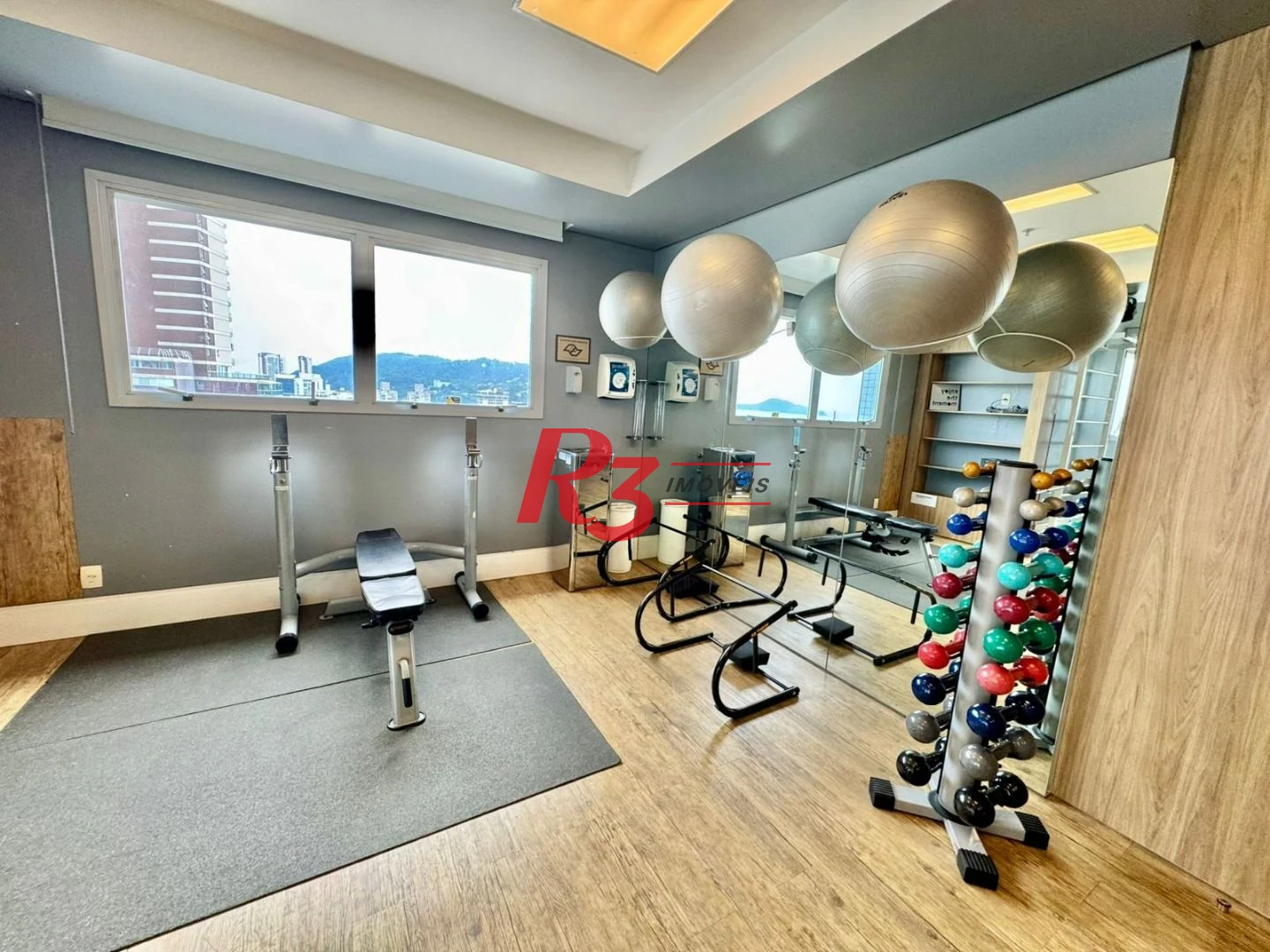Apartamento com 1 dormitório à venda, 25 m² por R$ 390.000,00 - Gonzaga - Santos/SP