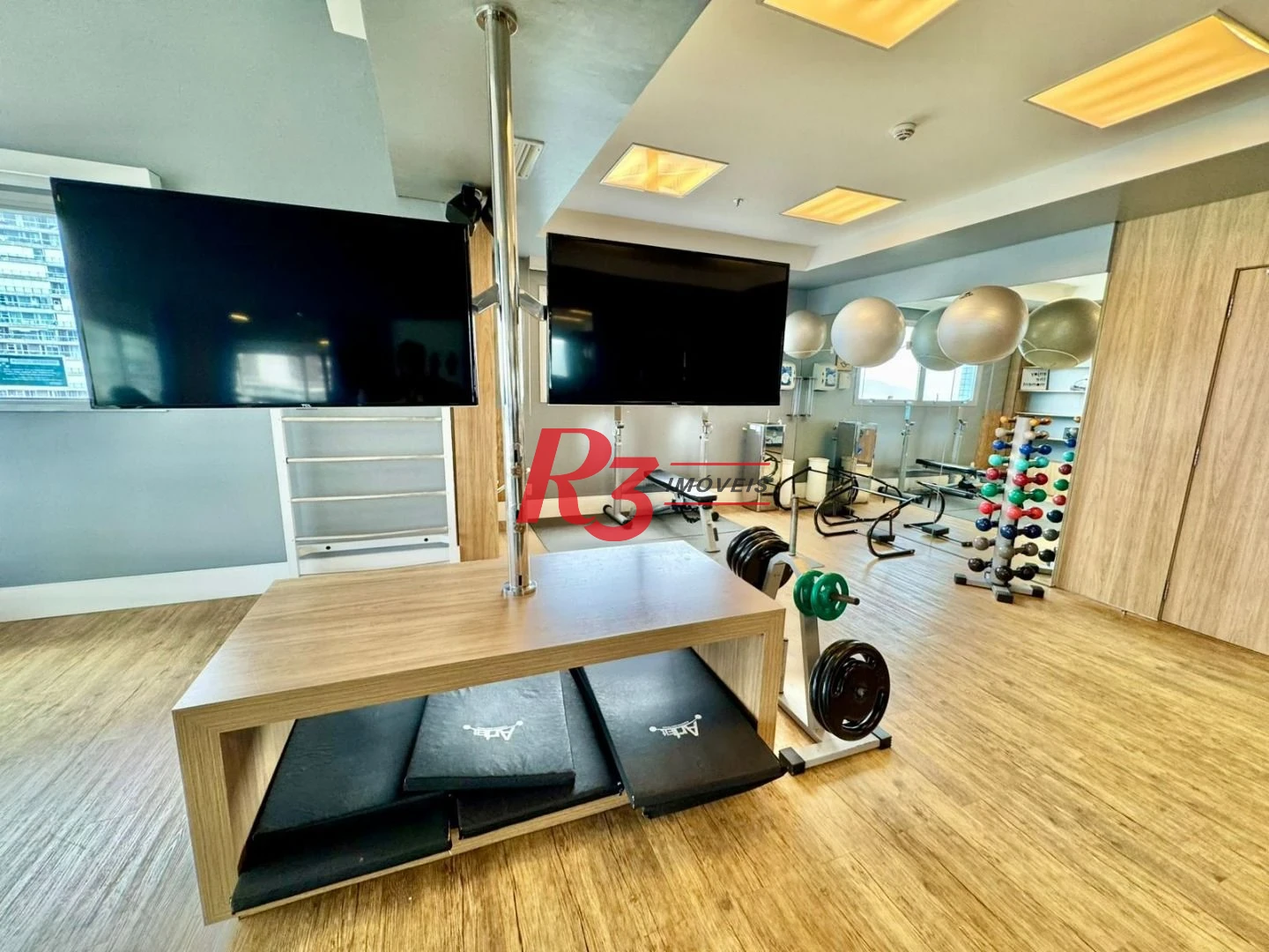 Apartamento com 1 dormitório à venda, 25 m² por R$ 390.000,00 - Gonzaga - Santos/SP