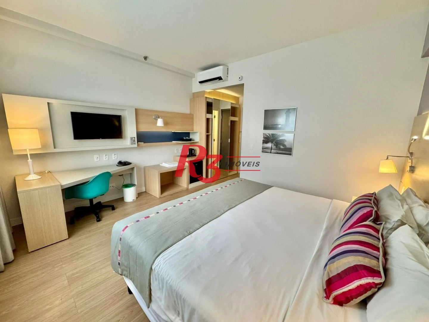 Apartamento com 1 dormitório à venda, 25 m² por R$ 390.000,00 - Gonzaga - Santos/SP