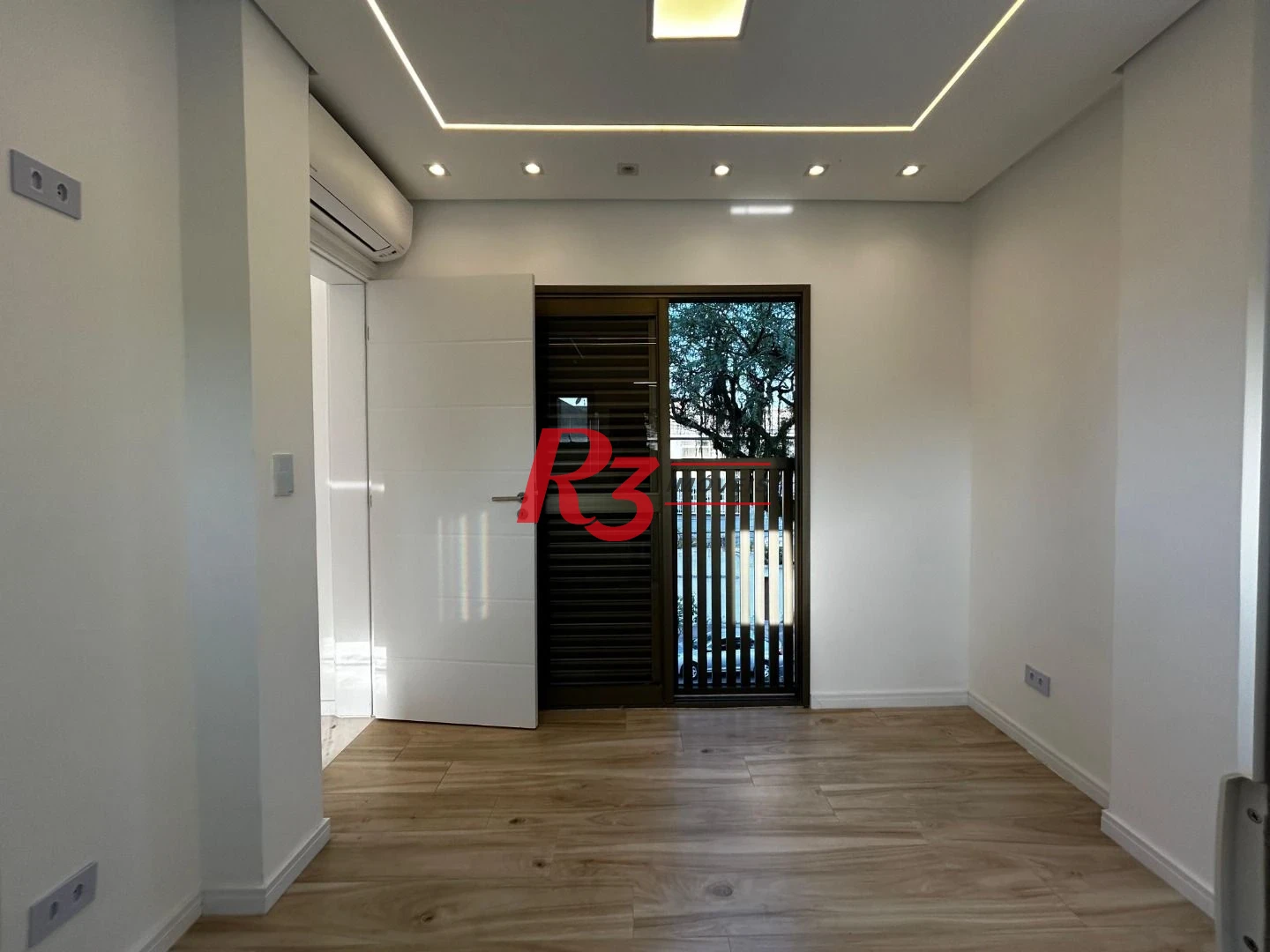 Casa, 250 m² - venda por R$ 4.000.000,00 ou aluguel por R$ 20.430,00/mês - Campo Grande - Santos/SP