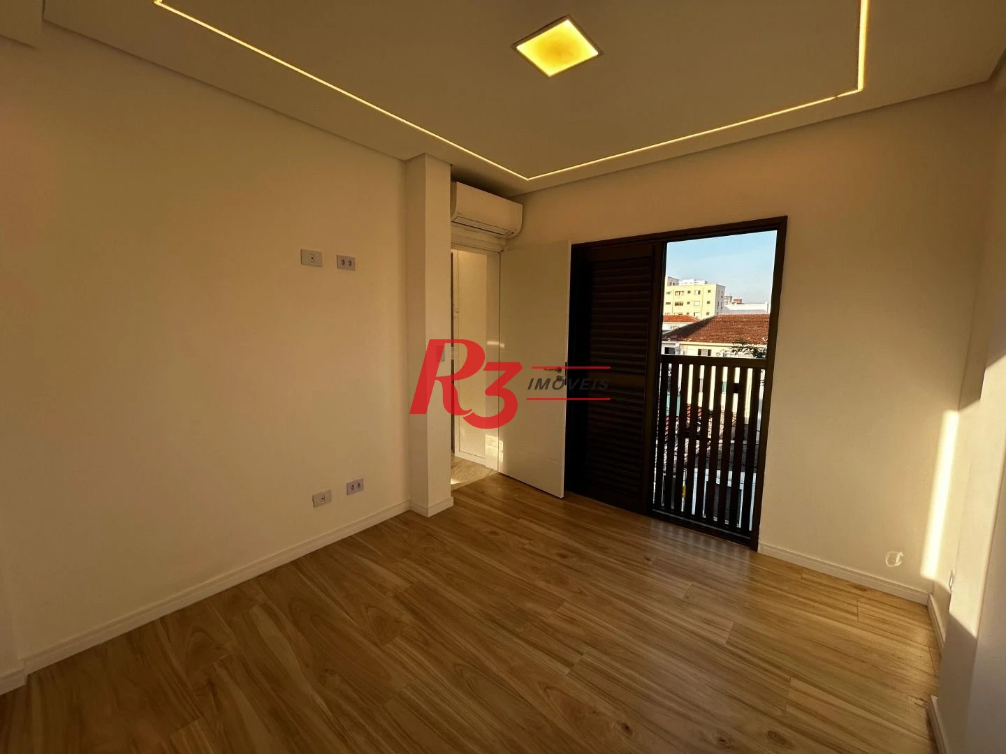 Casa, 250 m² - venda por R$ 4.000.000,00 ou aluguel por R$ 20.430,00/mês - Campo Grande - Santos/SP