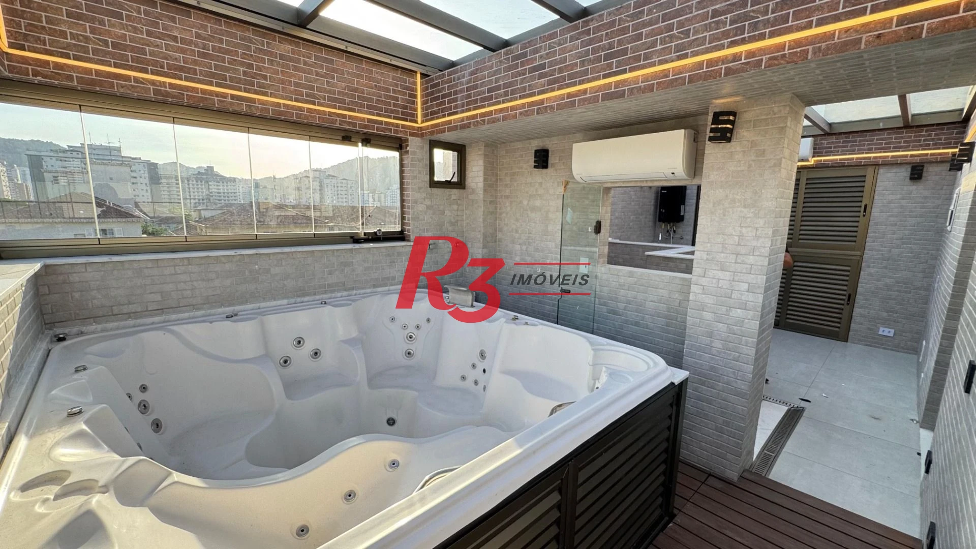 Casa, 250 m² - venda por R$ 4.000.000,00 ou aluguel por R$ 20.430,00/mês - Campo Grande - Santos/SP