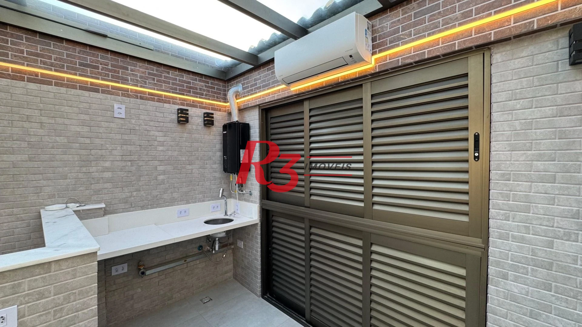 Casa, 250 m² - venda por R$ 4.000.000,00 ou aluguel por R$ 20.430,00/mês - Campo Grande - Santos/SP