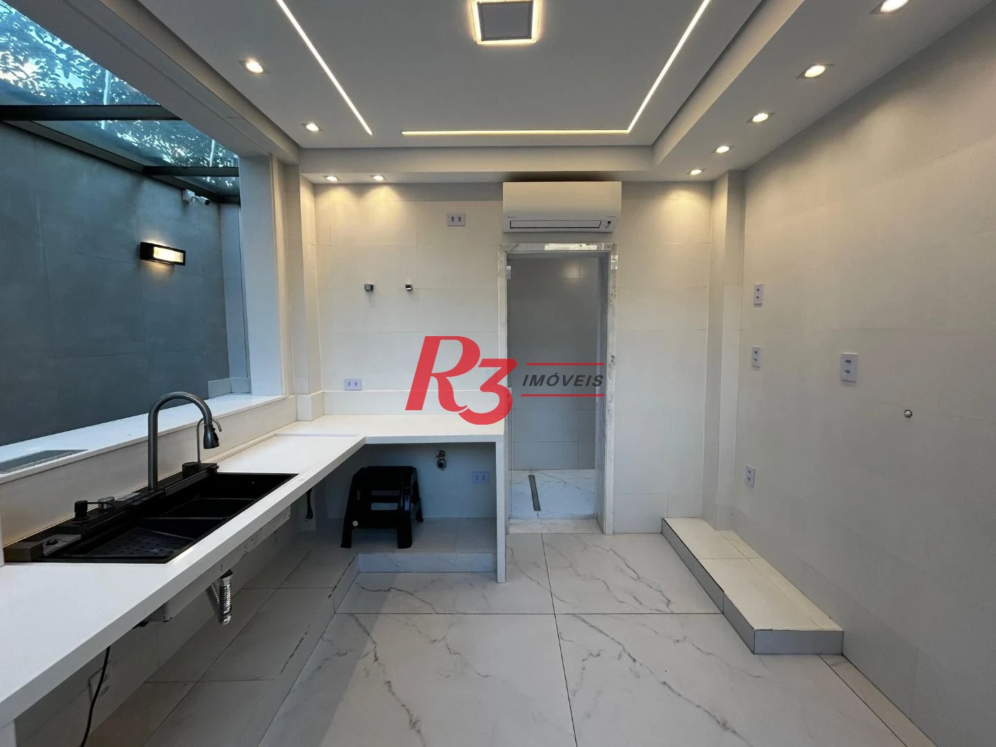 Casa, 250 m² - venda por R$ 4.000.000,00 ou aluguel por R$ 20.430,00/mês - Campo Grande - Santos/SP