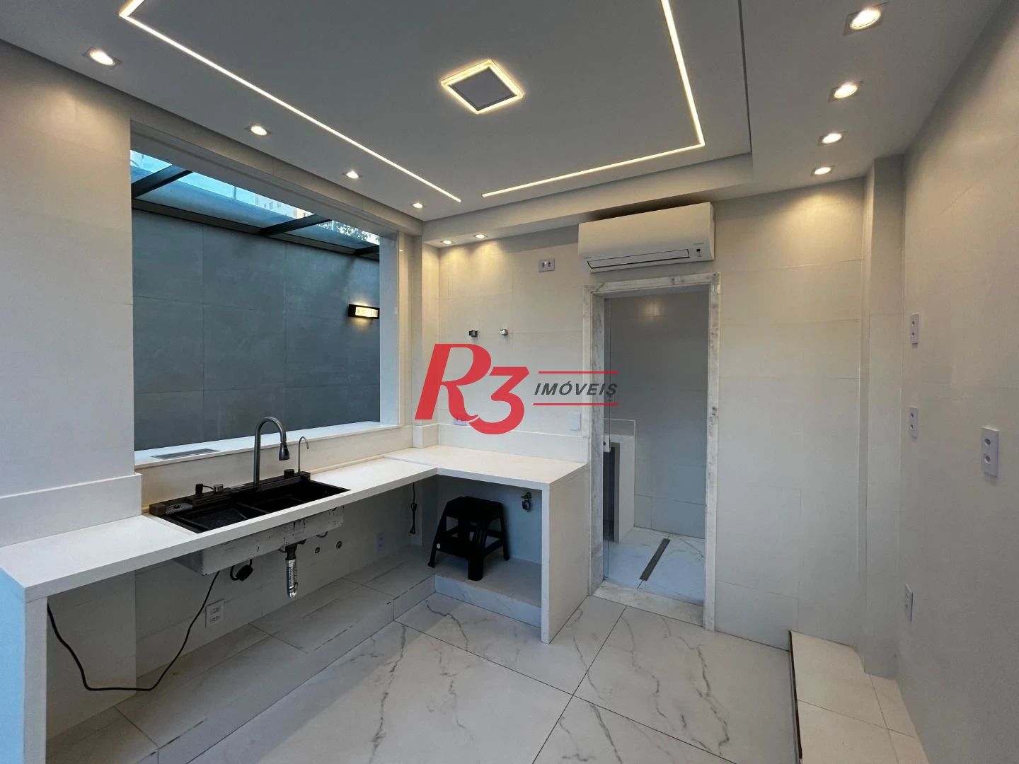 Casa, 250 m² - venda por R$ 4.000.000,00 ou aluguel por R$ 20.430,00/mês - Campo Grande - Santos/SP