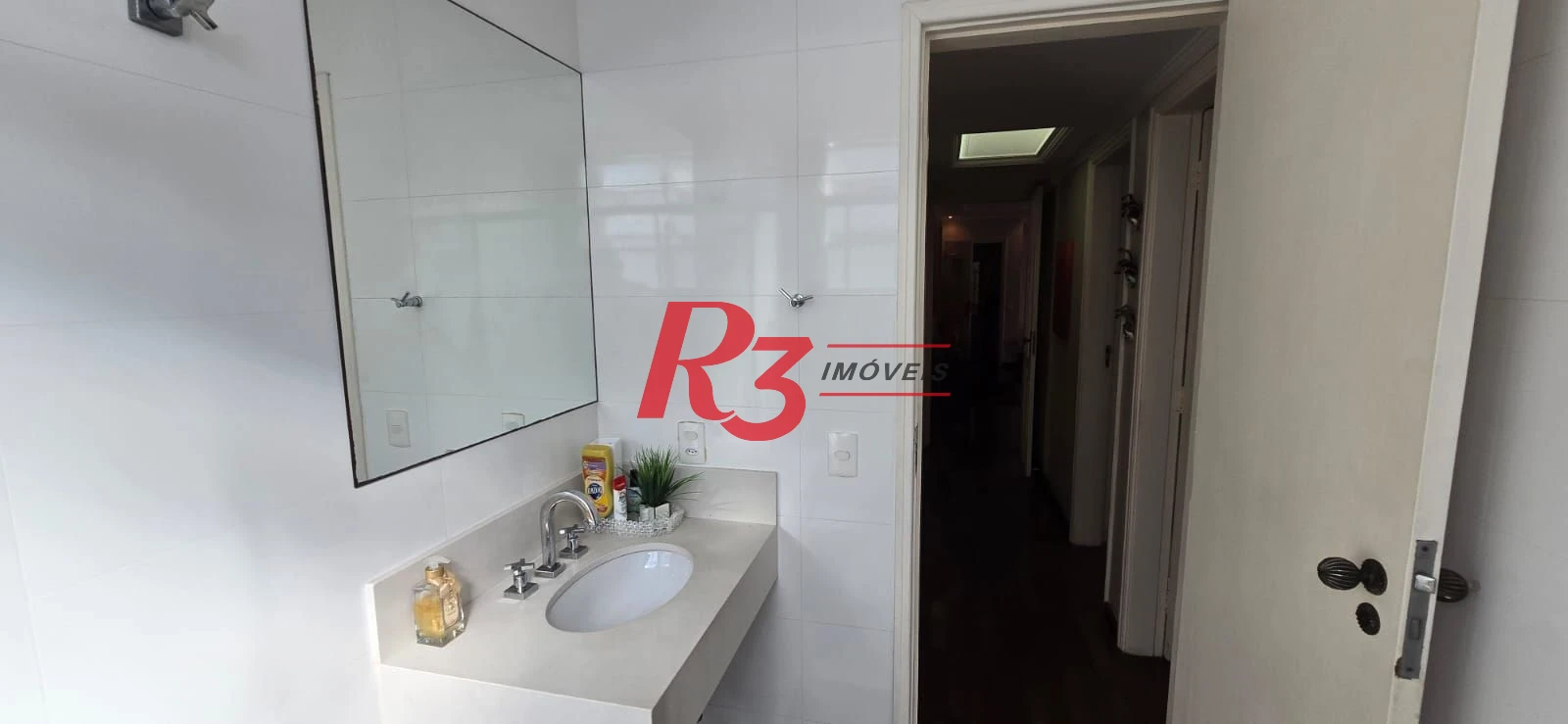 Apartamento com 3 dormitórios à venda, 137 m² por R$ 930.000,00 - José Menino - Santos/SP