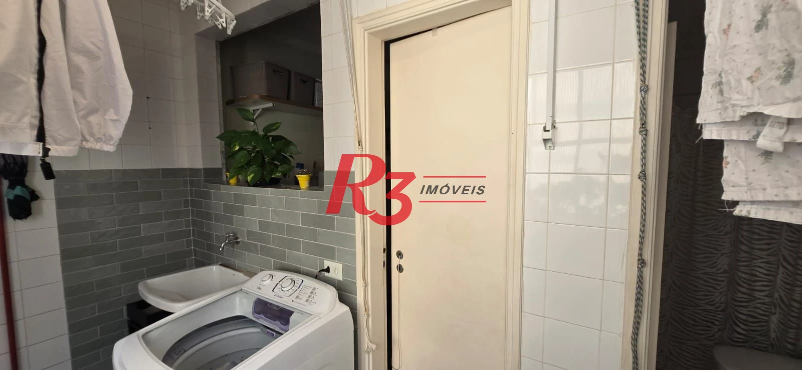 Apartamento com 3 dormitórios à venda, 137 m² por R$ 930.000,00 - José Menino - Santos/SP