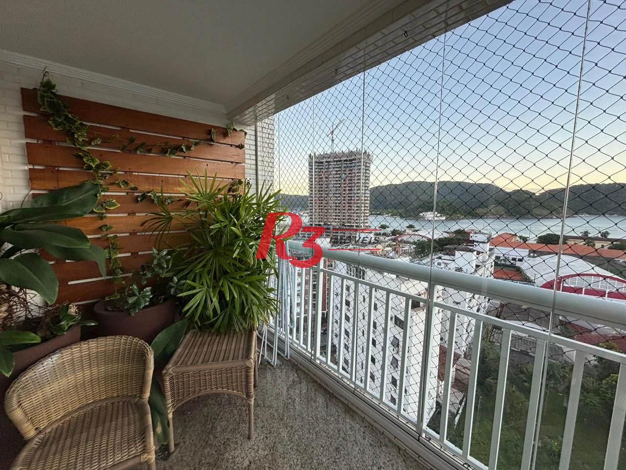 Apartamento com 4 dormitórios à venda, 240 m² por R$ 2.200.000,00 - Ponta da Praia - Santos/SP