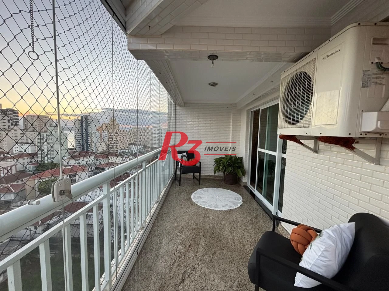 Apartamento com 4 dormitórios à venda, 240 m² por R$ 2.200.000,00 - Ponta da Praia - Santos/SP