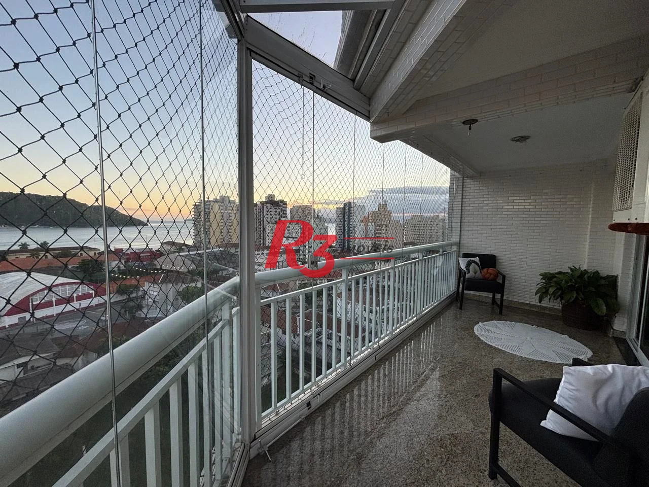 Apartamento com 4 dormitórios à venda, 240 m² por R$ 2.200.000,00 - Ponta da Praia - Santos/SP