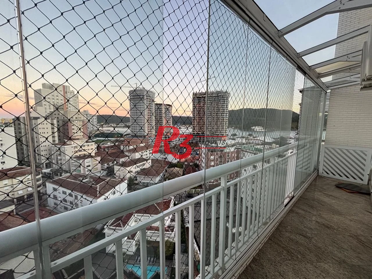Apartamento com 4 dormitórios à venda, 240 m² por R$ 2.200.000,00 - Ponta da Praia - Santos/SP