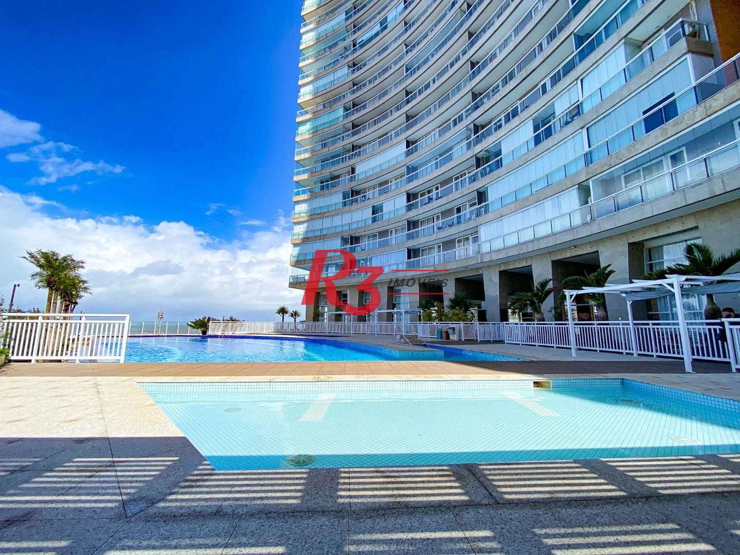 Apartamento com 2 dormitórios para alugar, 75 m² por R$ 7.000,00/mês - Pompéia - Santos/SP