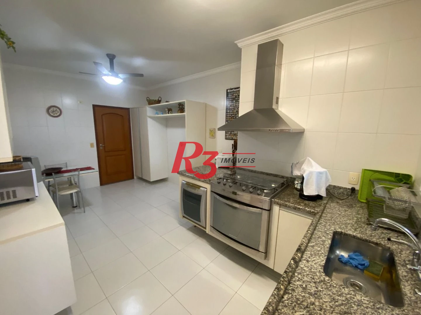 Apartamento com 3 dormitórios à venda, 138 m² por R$ 2.100.000,00 - Embaré - Santos/SP