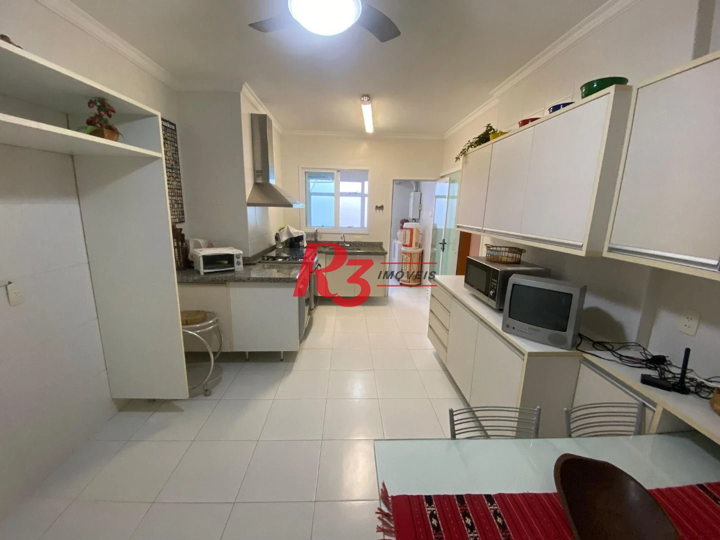 Apartamento com 3 dormitórios à venda, 138 m² por R$ 2.100.000,00 - Embaré - Santos/SP