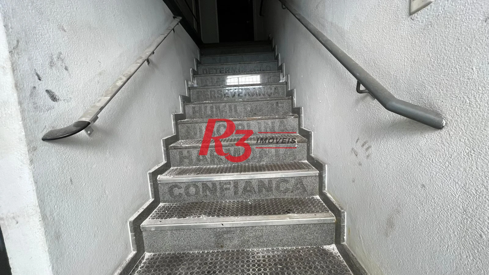 Loja para alugar, 700 m² por R$ 19.990,02/mês - Encruzilhada - Santos/SP