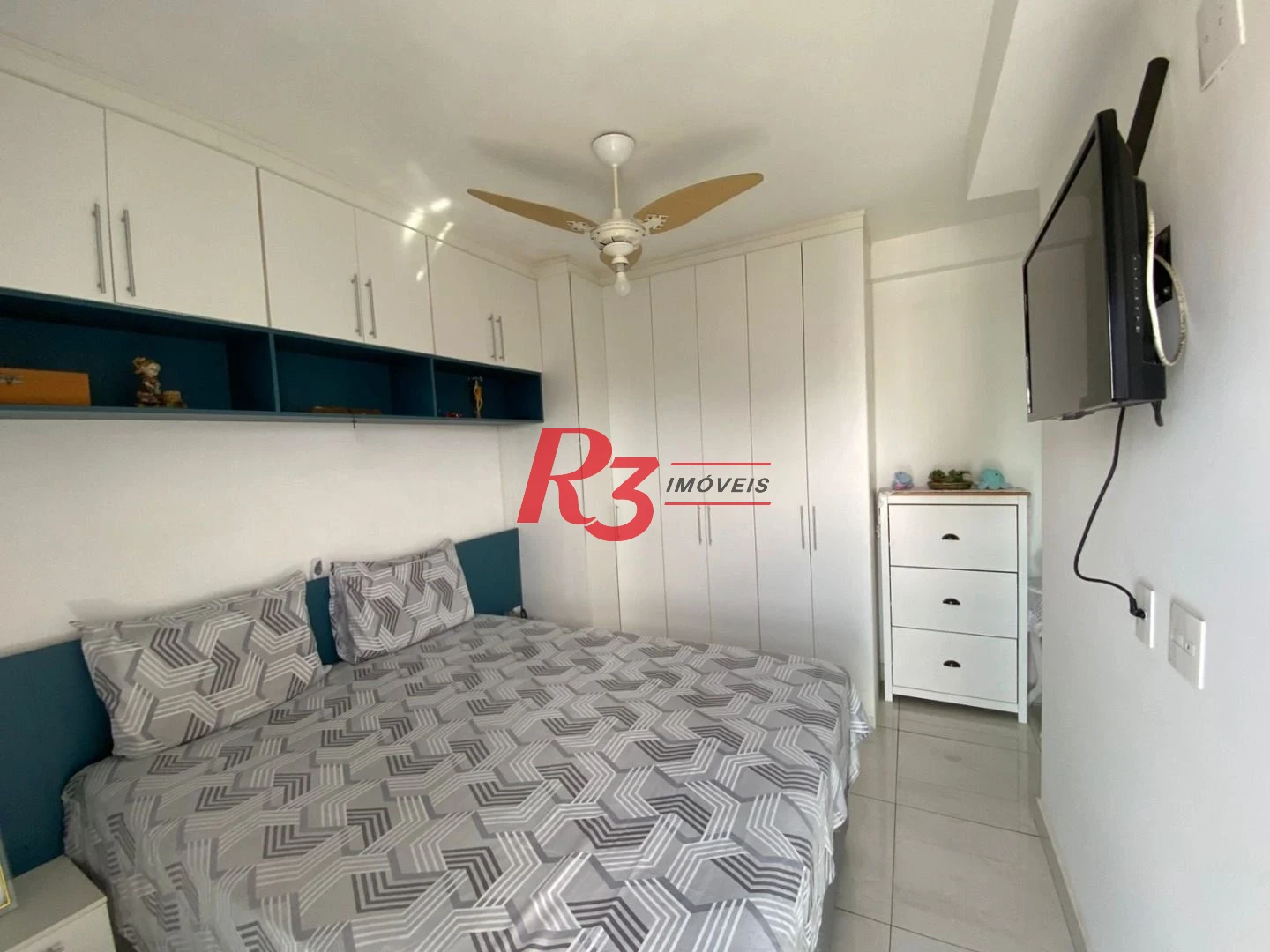 Apartamento com 2 dormitórios à venda, 72 m² por R$ 855.000,00 - Embaré - Santos/SP