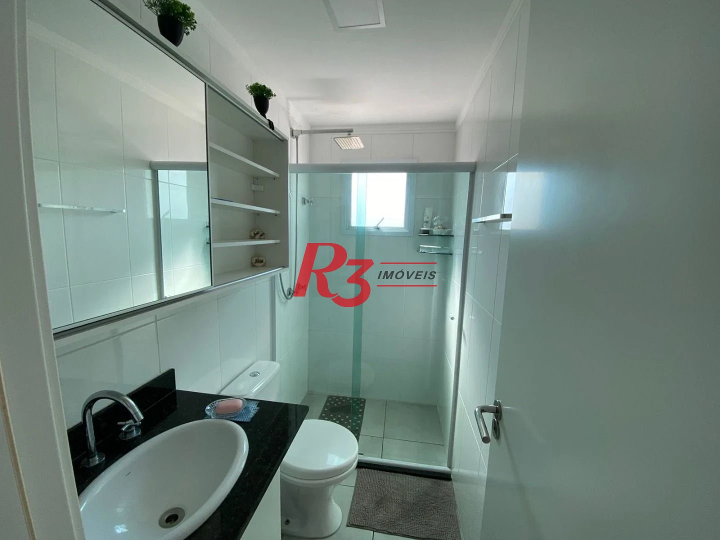 Apartamento com 2 dormitórios à venda, 72 m² por R$ 855.000,00 - Embaré - Santos/SP