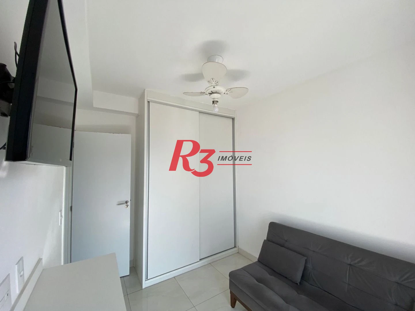 Apartamento com 2 dormitórios à venda, 72 m² por R$ 855.000,00 - Embaré - Santos/SP