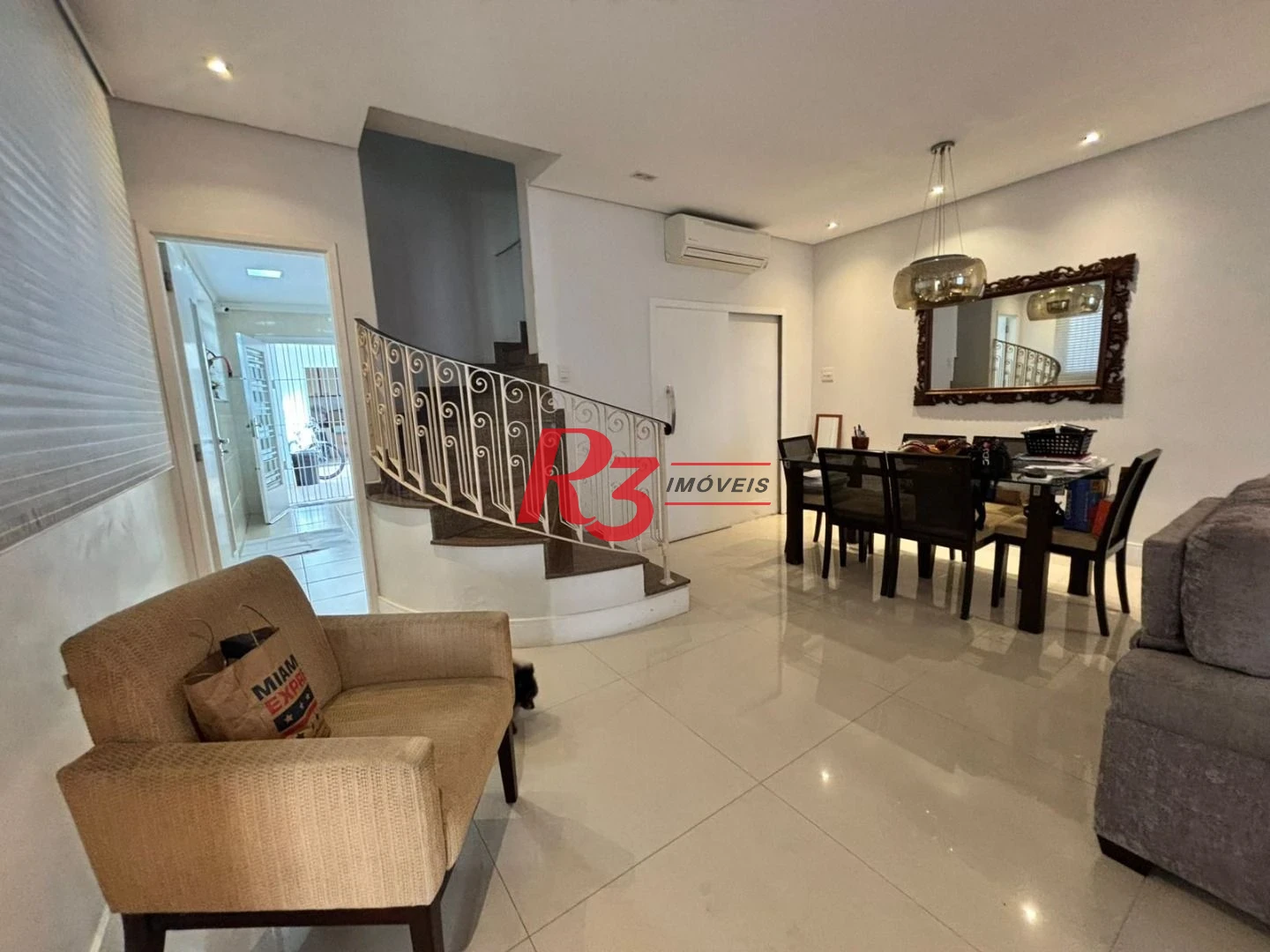 Sobrado à venda, 187 m² por R$ 2.100.000,00 - Ponta da Praia - Santos/SP