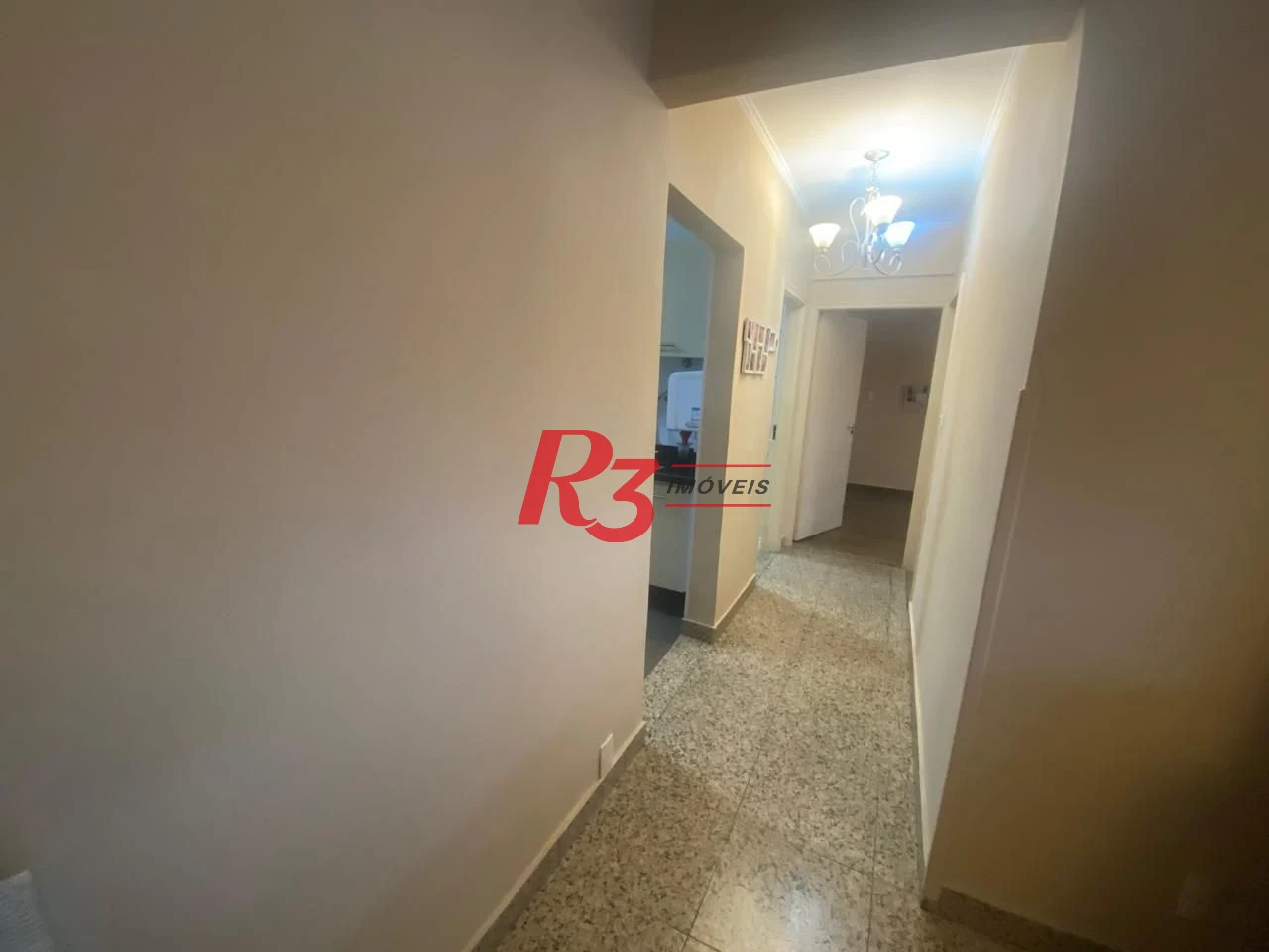 Apartamento com 2 dormitórios à venda, 98 m² por R$ 555.000,00 - Gonzaga - Santos/SP
