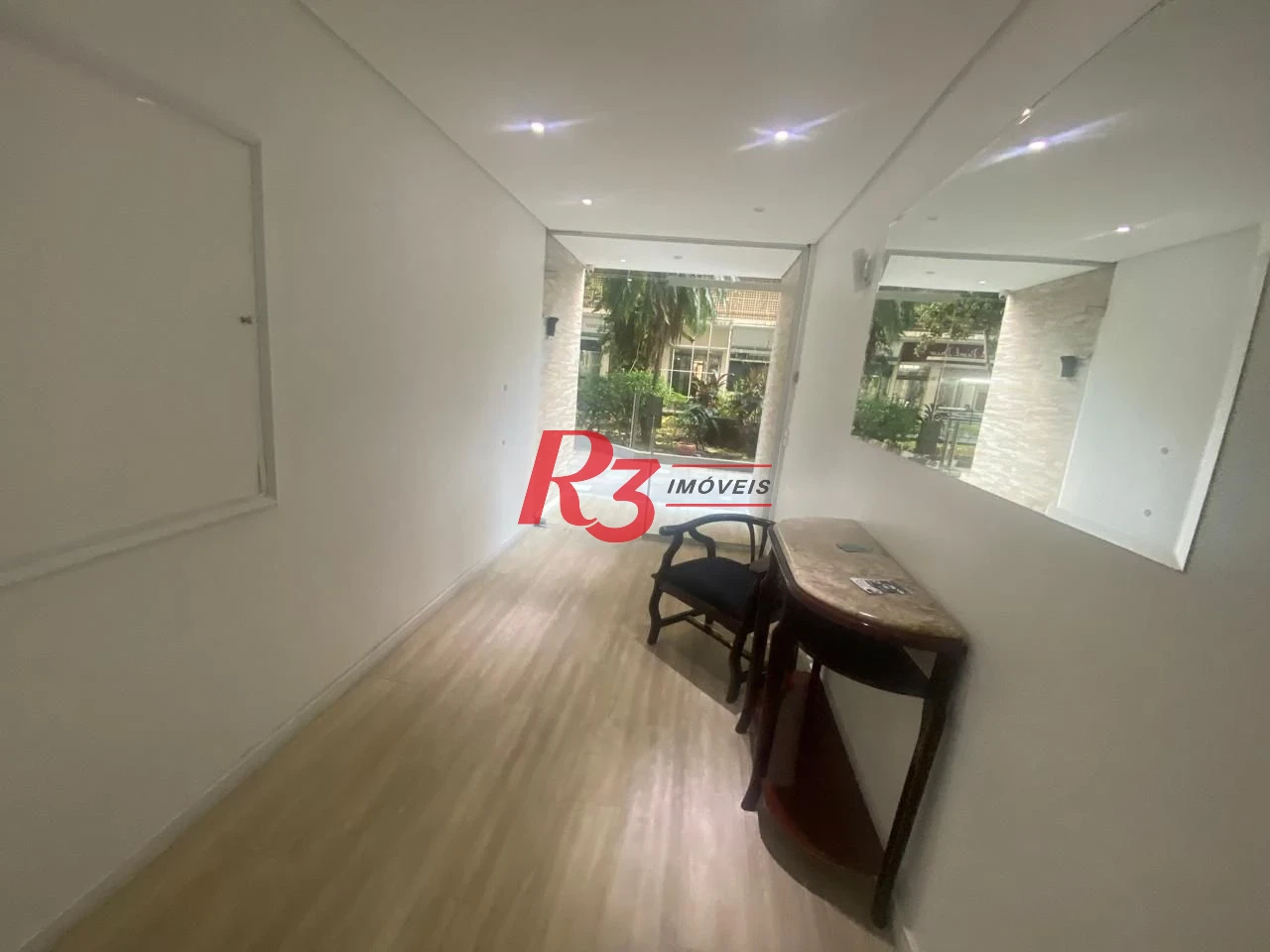 Apartamento com 2 dormitórios à venda, 98 m² por R$ 555.000,00 - Gonzaga - Santos/SP